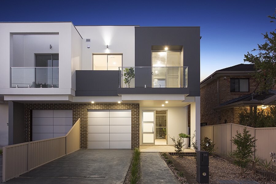 BelleLugarno's tweet photo. Now Selling: 28 Weemala Avenue, Riverwood
ULTRA-MODERN STYLE WITH SPACE, QUALITY AND PRIVACY
#bellepropertylugarno #bellepropertyau https://t.co/WhRt8w1gjw