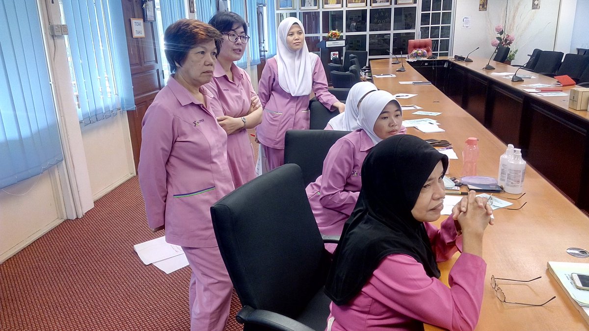 LPPKN_Perak's tweet photo. 14/6/17-Kakitangan klinikal LPPKN Perak sedang menjalani kursus TOT Modul SRH (A) @LPPKN @norlasiah1958 https://t.co/ozJtiuKWK0