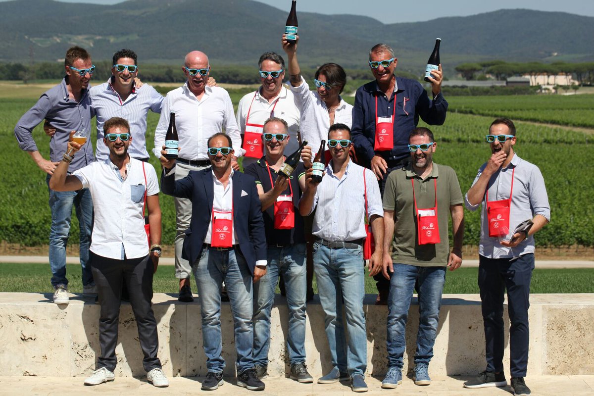 lasocarrada's tweet photo. Finaliza nuestra puesta de largo en Italia junto @erboqueron_beer Una pasada de evento! Gracias @GermanFloresPin https://t.co/DNAXs8nD8K