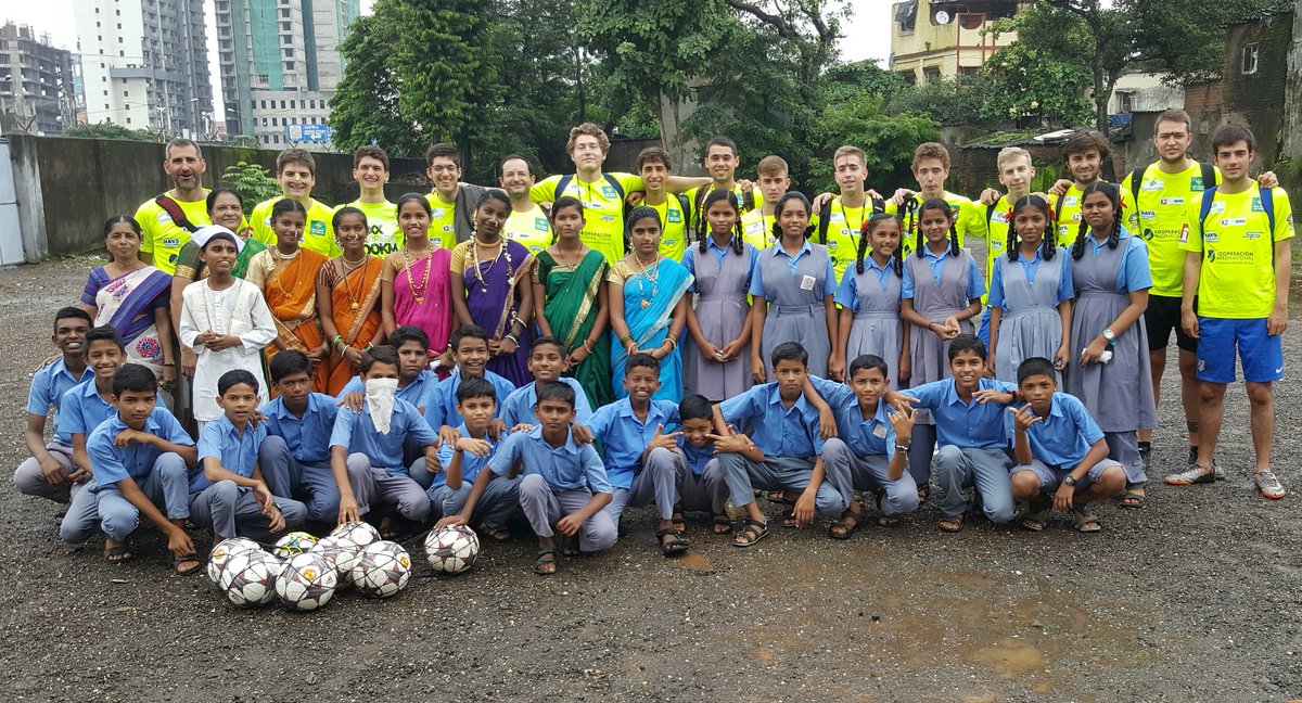 pericoherraiz's tweet photo. Menudo fichaje! La emp "Ginés Martínez" se suma de nuevo al proy #FootballisLife en #India #Mumbai. Muchas gracias!

https://t.co/qJ5BcckRXh https://t.co/maK6Z7Y0yE
