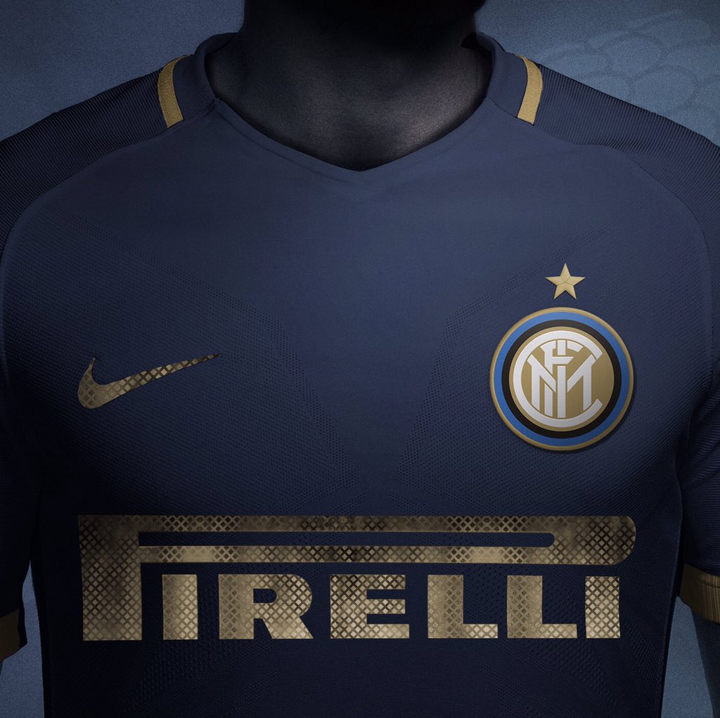 rupertalbe's tweet photo. #inter #third #shirt #concetp #preview #darkblue and golden geometric #pattern #snake @inter #wip #jersey #nike https://t.co/sy9IWLC5PA