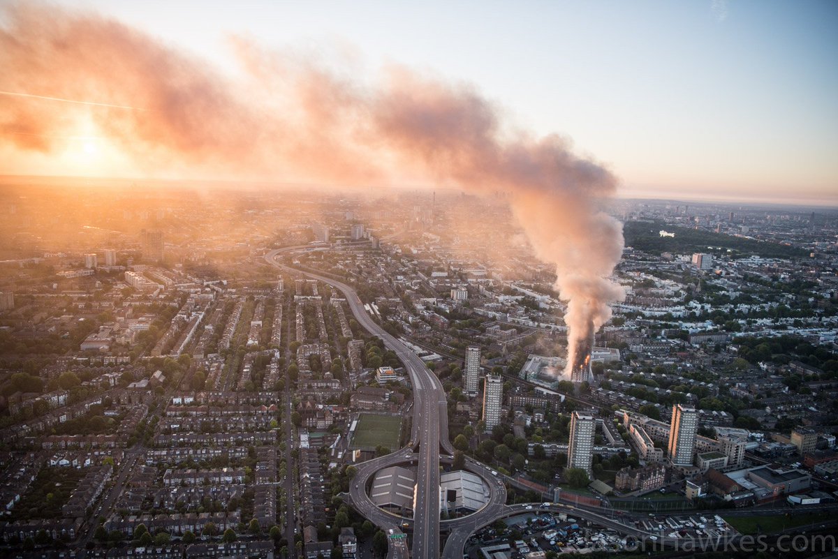 jasonhawkesphot's tweet image. Truly terrible scene this morning of the fire at #GrenfellTower, London.