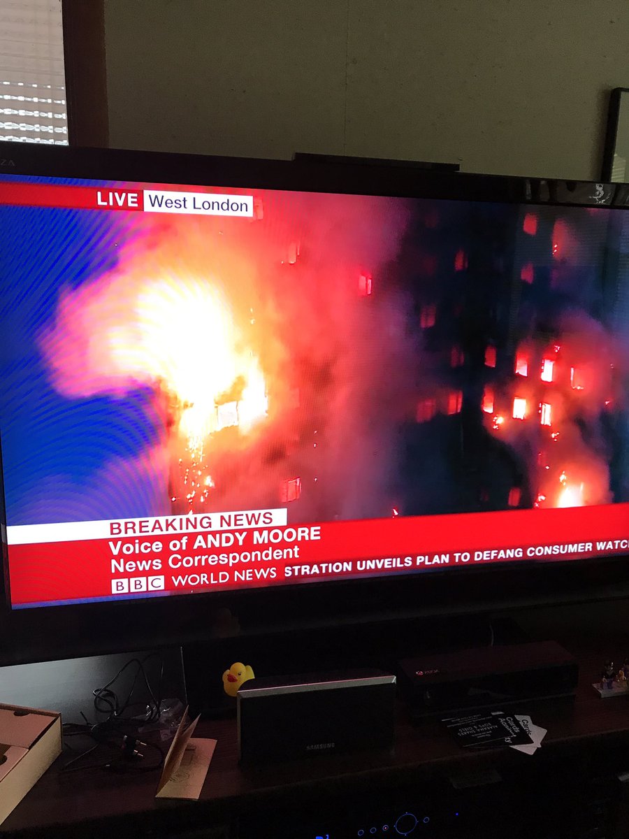 JimiJonny's tweet photo. Stay safe #LondonFire sending well wishes for this crazy fire https://t.co/xlgYoxnyXg