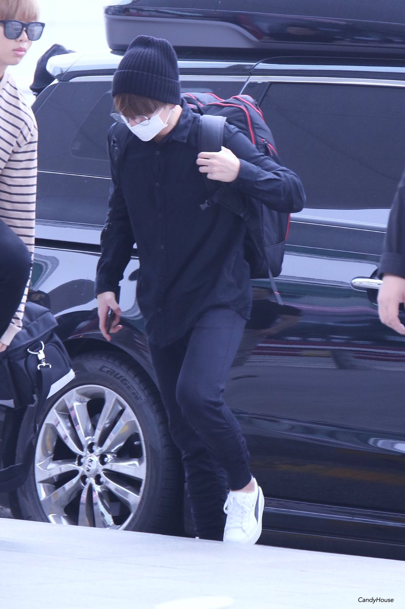 170614 인천출국 ✈️

#방탄소년단 #전정국 #정국 #JUNGKOOK #JK #노츄 
<a href="/BTS_twt/">방탄소년단</a>
