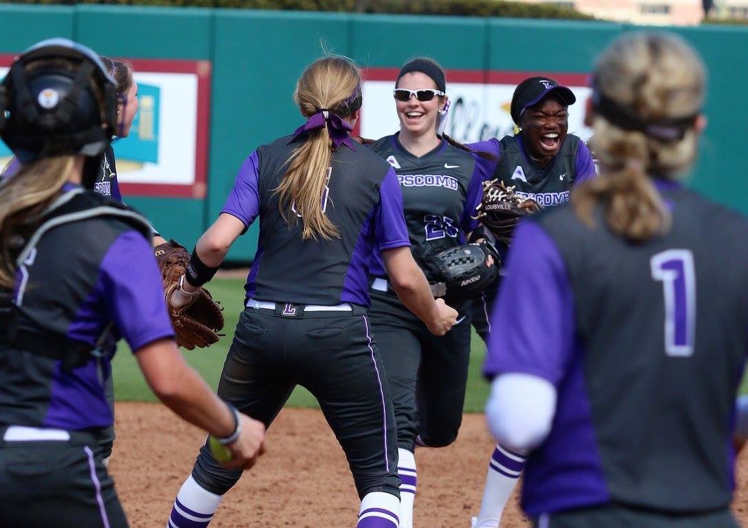 LipscombSB's tweet photo. Happy #WorldSoftballDay ! 💜💛 #Joy #LUBS https://t.co/wVVxcA8MEa