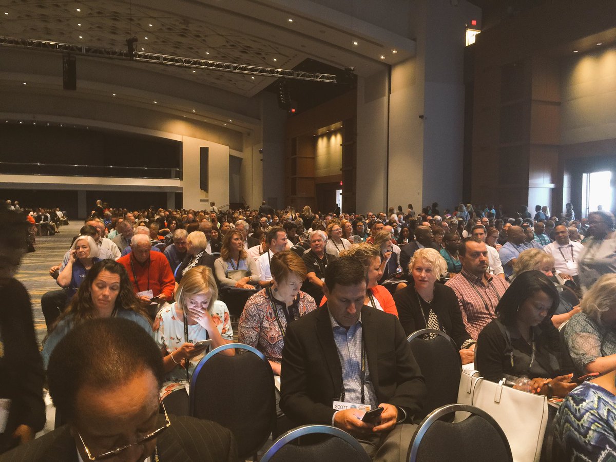 _SuccessMakers_'s tweet photo. Wall to Wall Support for America's Charter Schools. I was happy to be there! #NCSC2017 https://t.co/1D2qMxW7f1