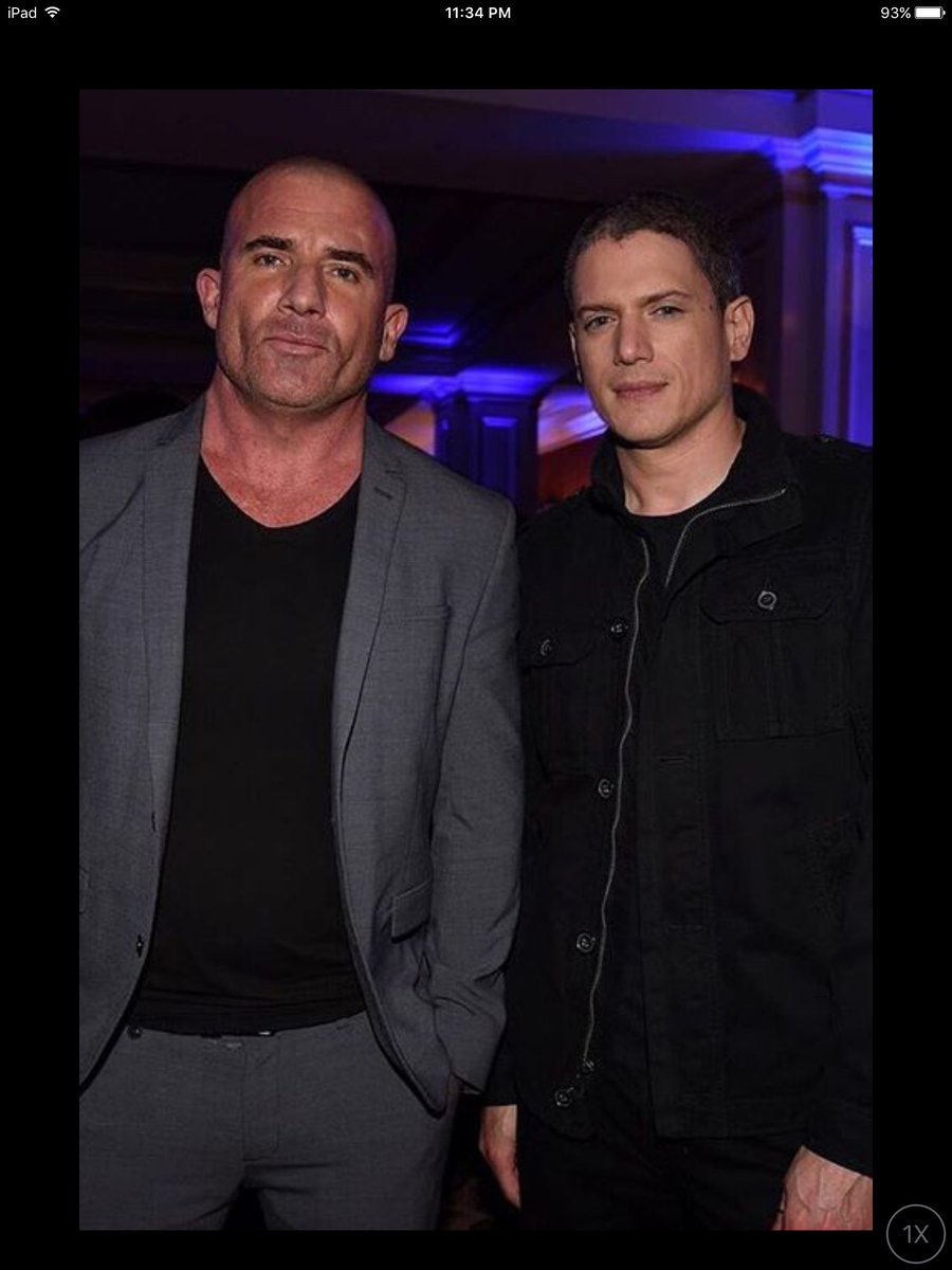 PrisoBreakMemes's tweet photo. Failure is not an option with these two!❤️☺️ @PrisonBreak #PrisonBreak #brotherlylove #Brothers #MichaelScofield #Lincoln #dominicpurcell https://t.co/0PE5kCjsCs