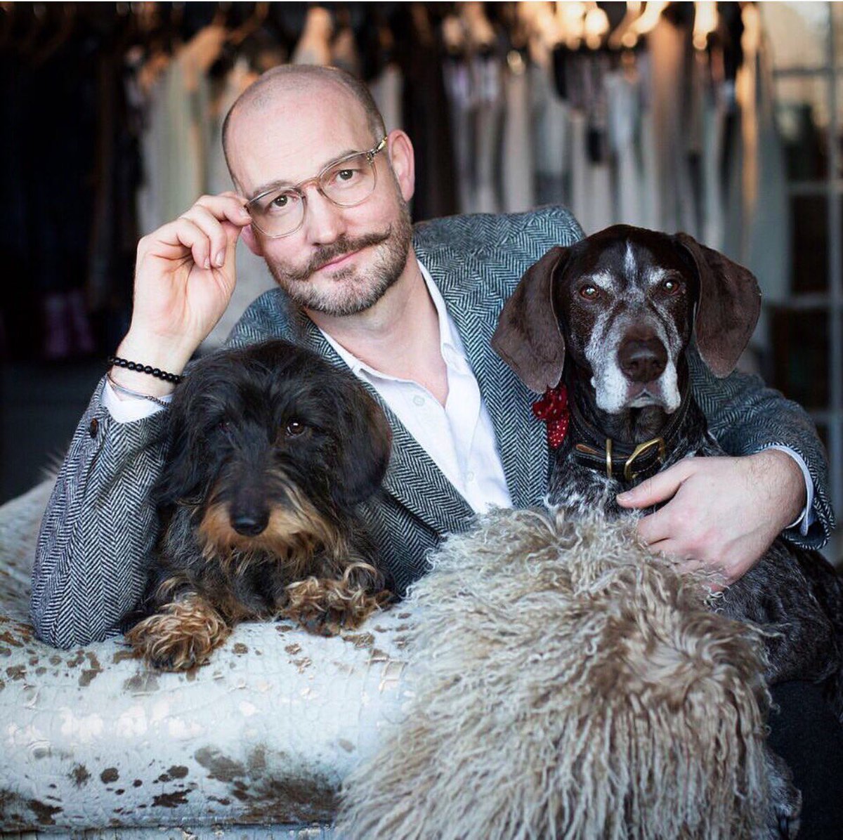 If you've ever been curious about the random thoughts &amp; guilty pleasures of <a href="/Paulhardyinc/">paul hardy</a>, check out our blog now! theatrejunction.com/a-day-in-the-l…