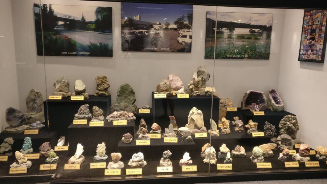 SpectacularInf0's tweet photo. Want to have the ultimate shopping experience for jewelry products in #Bangkok &amp; #pattaya  visit Gems Gallery 
#gemstones #travel https://t.co/UzU6FNAV3Q