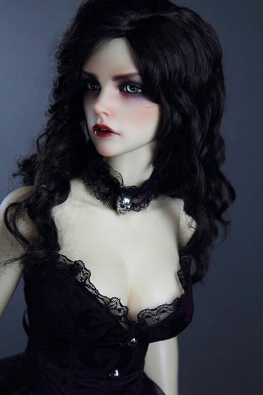 blackdesired's tweet photo. v) Mina @twcxmina as a Gothic Doll, put #Dollgoth on your profile and be active. Enjoy your stay. https://t.co/VgphmiJyhA