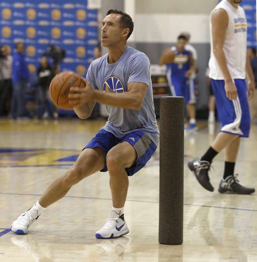 WhiteBballPains tweet picture