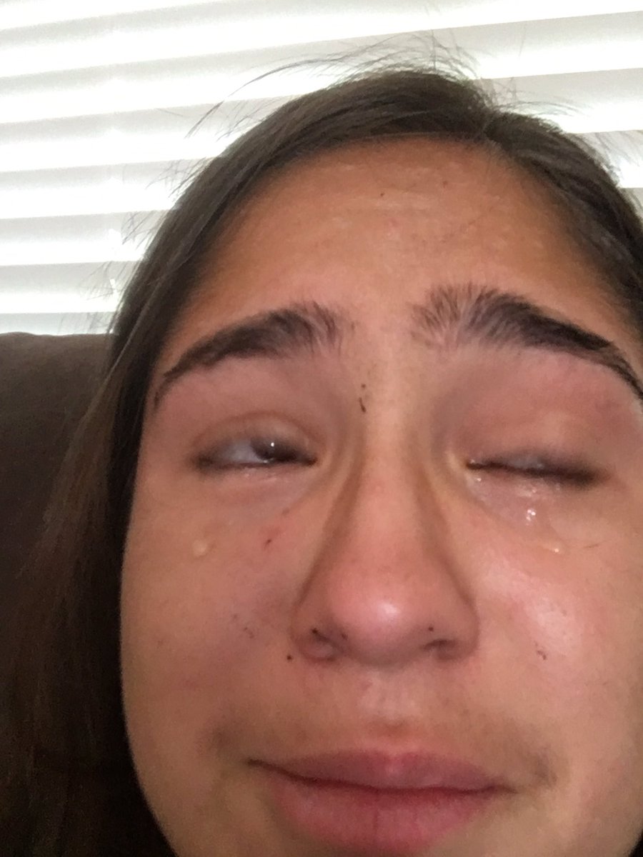 allyymoraless's tweet image. me after watching pretty little liars #EmisonEndgame @shaymitch @SashaaPieterse so great 😭❤️ so blessed to see 2 beautiful ppl be together ✨