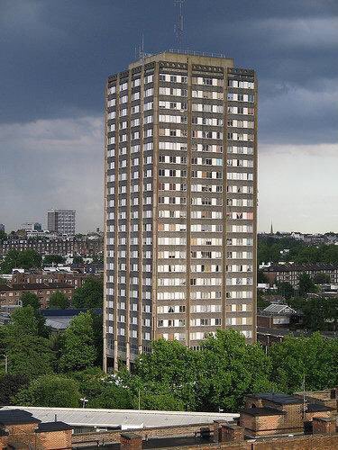 UBtalkin's tweet photo. Written One Year Ago! 

#GrenfellTower Still A Fire Risk https://t.co/0LRj1gyBz3 #londonfire https://t.co/bAvUhJLe3t