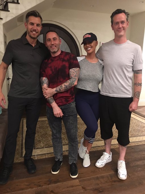 Swoons ? All New episode of @loveline is up now with @311 ???? https://t.co/mKgaWOXPDv