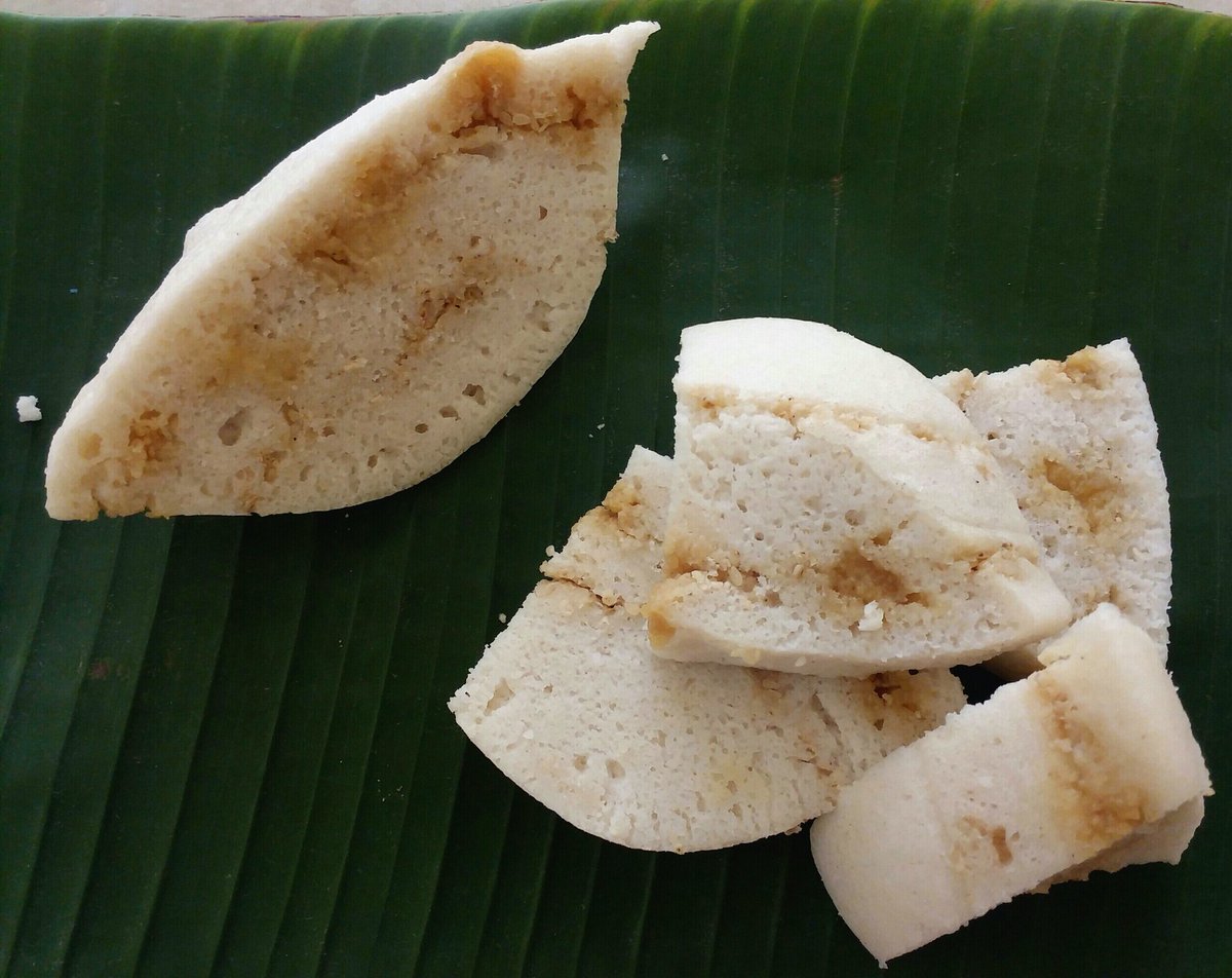 Manaswiini's tweet photo. @swetapadma07 @oriyarasoi @FoodAddaIndia @BBSRBuzz @indianfoodtrail @rockyandmayur @RushinaMG @ashishkumar_tw @ashishsarangi @Odiapuo @ACrazy_boy @FoodBloggerAI @alisa_sahu @bhaktatripathy @srrashmi1 @subhapa @saipjena @kumarnihar @KishoreBarik @ssgapu22 @mishra9_supriya @nidhi_budha @amolmohanty @akala_kushmanda @bjena2 @guiltlessfoodie @_ShriBala ବିରି ମୁଆ ପିଠା #Rice #Lentil #Paste #Coconut #Jaggery #Sesame #Blackpepper #Cardamompowder #RajaParba #Odisha https://t.co/c4iMaZFhhr