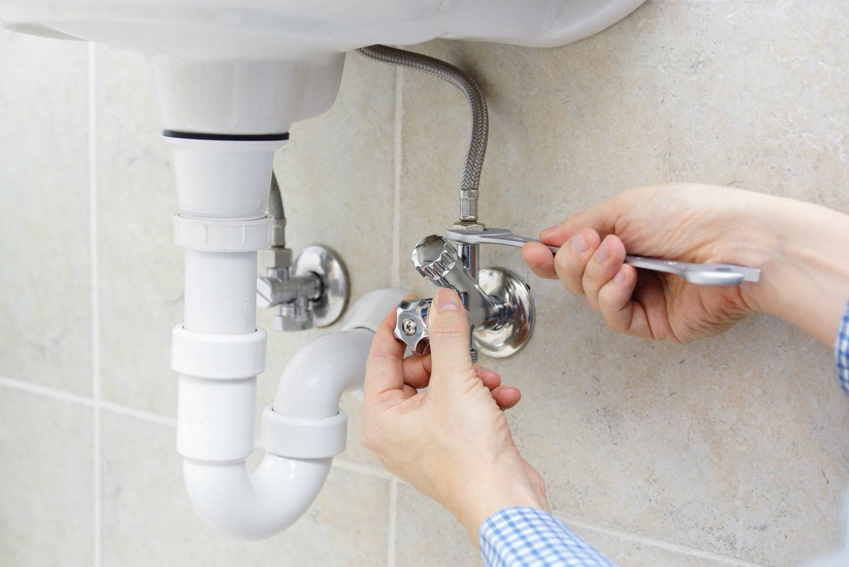 You don't need to hire a plumber to fix all of your plumbing issues.  Here is a DIY plumbing guide!
qoo.ly/frtsu