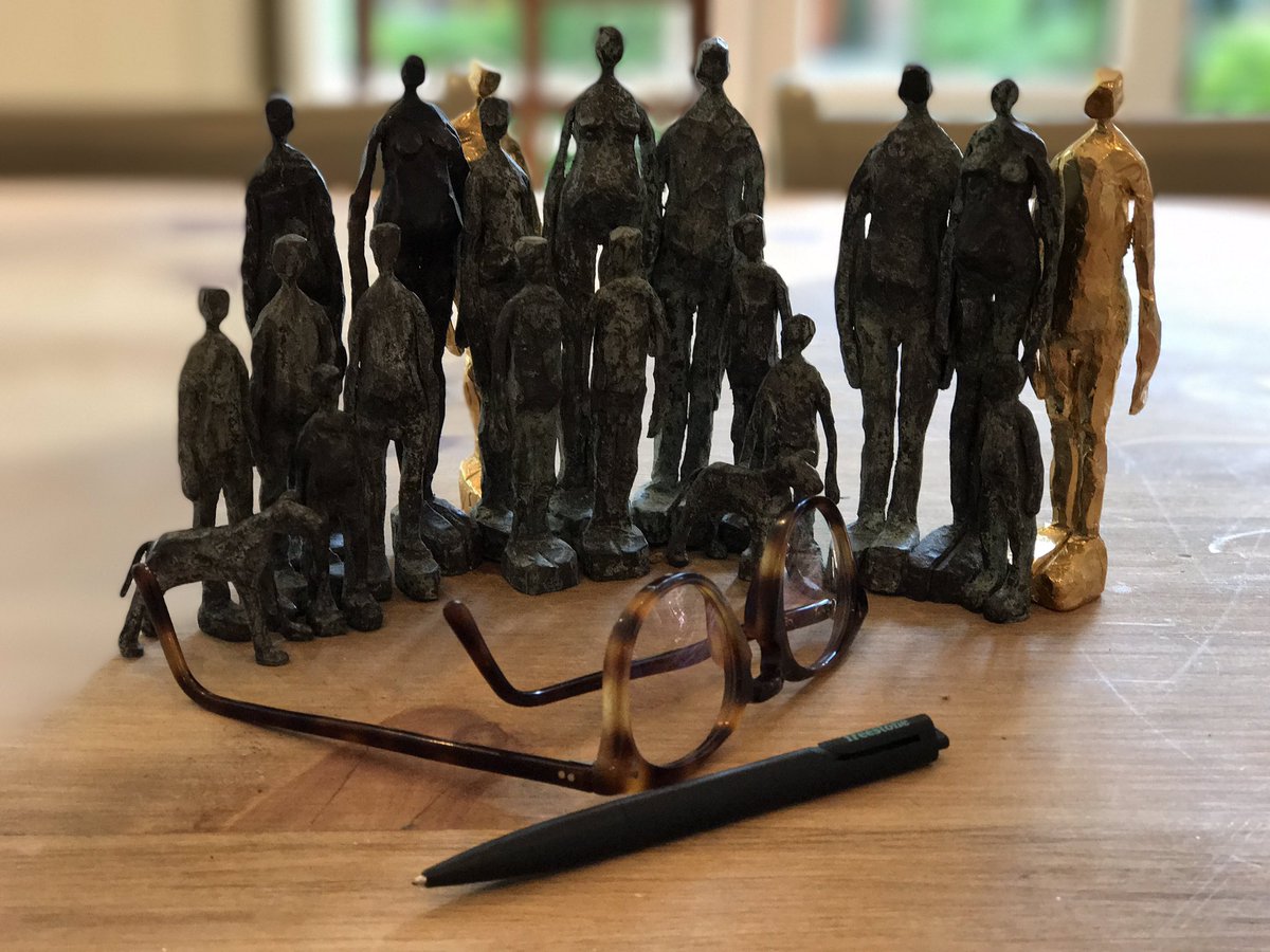 stuartfreestone's tweet photo. Breakfast table invasion #wendyfreestone #watching https://t.co/7uK1vOY8UU