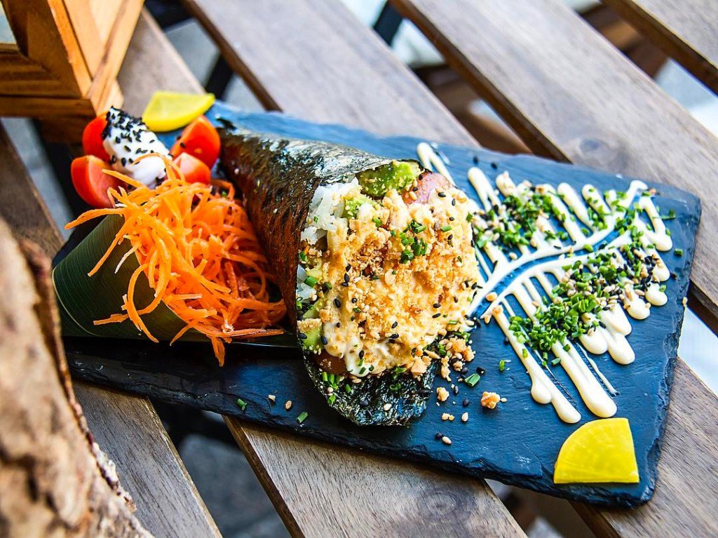 coolstycom's tweet photo. Art &amp; Sushi, el arte de comer como un japonés en Madrid… y en A Coruña. https://t.co/KxKOheIbZY https://t.co/cIzCOtUhuy