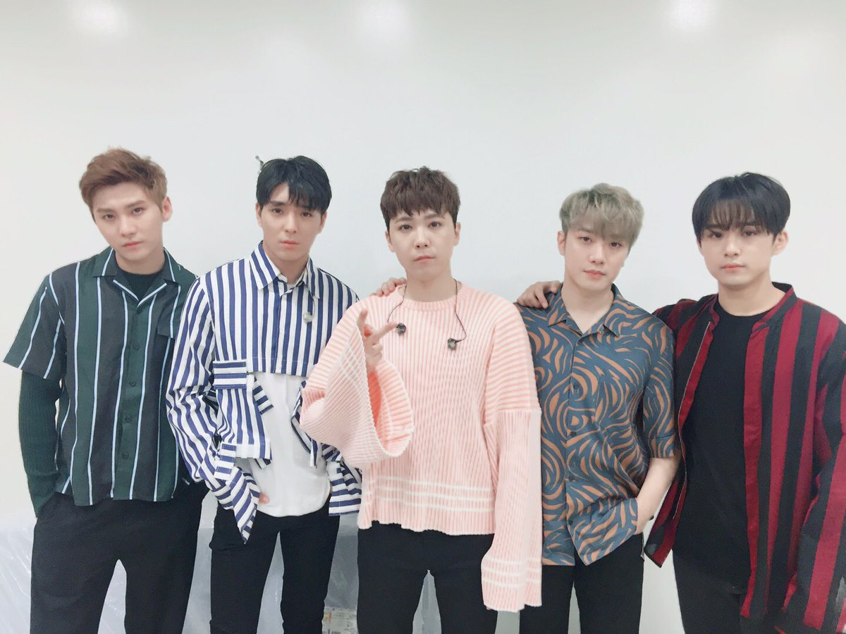 쇼챔피언으로 새로운 한 주 시작쓰!!
Wind 들으면서 FTISLAND와 PRIMADONNA도 힘차게 달려봐요🏃‍♀️

#FTISLAND #FT아일랜드 #OVER10YEARS #Wind 🌬