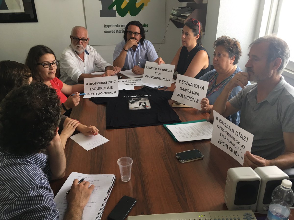 iucadiz's tweet photo. IU se reúne en estos momentos con interinos de conservatorios en huelga. Por un aplazamiento justo de las oposiciones en Andalucía https://t.co/Qwm2OFZbFg