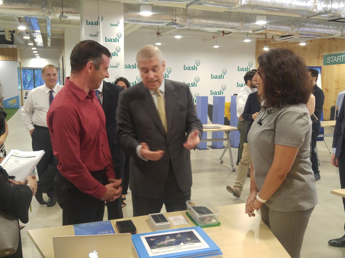 UKinSingapore's tweet photo. .@TheDukeOfYork met a variety of creative & innovative start-ups at @SGInnovate #bashsg #ScienceisGREAT #UKRoyalSG https://t.co/GlwrbyCPB8