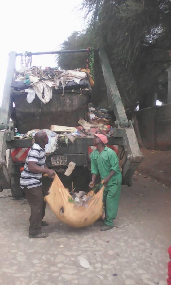 NRB_County047's tweet photo. Ongoing waste removal  along Chiefs Rd in Kawangware. #KeepingOurWord #BetterCityBetterLife @jmueke @KideroEvans  @BerylOkundi https://t.co/5XX8nAxCGh