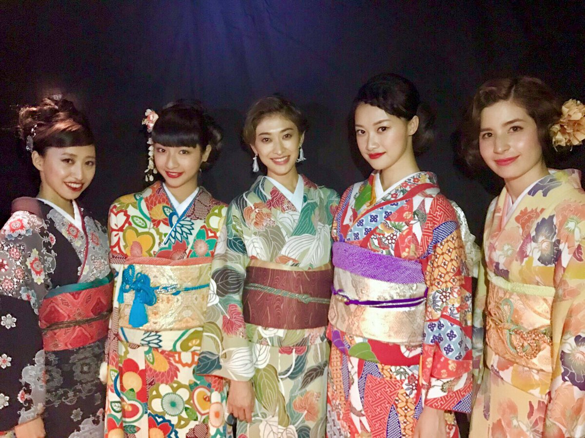 Kume Hitomi En Twitter Fashion Cantata From Kyoto 西田裕子先生のお着物 は レッドカーペット 日本人女優の美しさを 資生堂のヘアメイクで 長時間のステージも耐えれる立体感あるツヤ肌と印象的なヘアスタイルを プロの本気が集まる場所は鳥肌ものです Kume Hitomi En Twitter Fashion Cantata From Kyoto 西田裕子先生のお着物 は レッドカーペット 日本人女優の美しさを 資生堂のヘアメイクで 長時間のステージも耐えれる立体感あるツヤ肌と印象的なヘアスタイルを プロの本気が集まる場所は鳥肌ものです