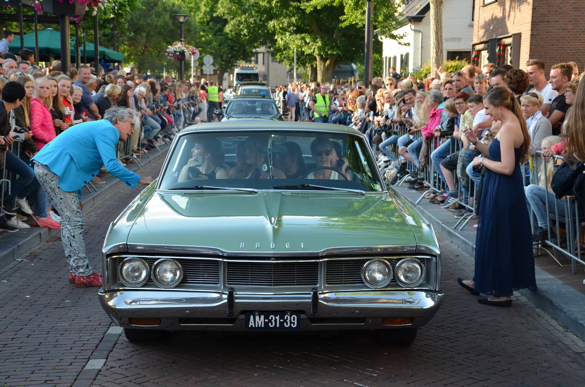 Gala-avond leerjaar 4 2017! Check hier de foto's (met dank aan: Wim van Dorst &amp; Frank van Tongeren)
goo.gl/photos/qaHW8vY…