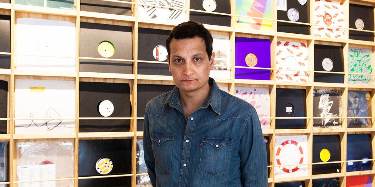 Vinyl it tweet media