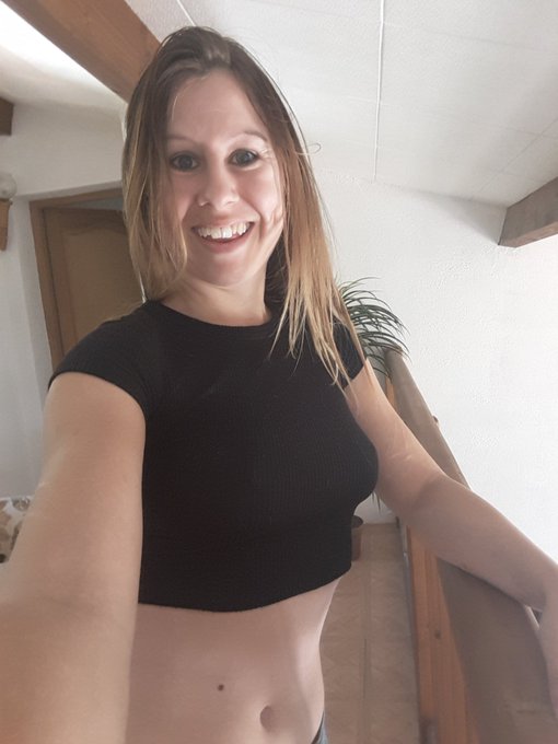 No bra today - hanging loose! https://t.co/THQh41L6CK<a href="/tag/mvsales"class="tags"><span>#mvsales</span></a>