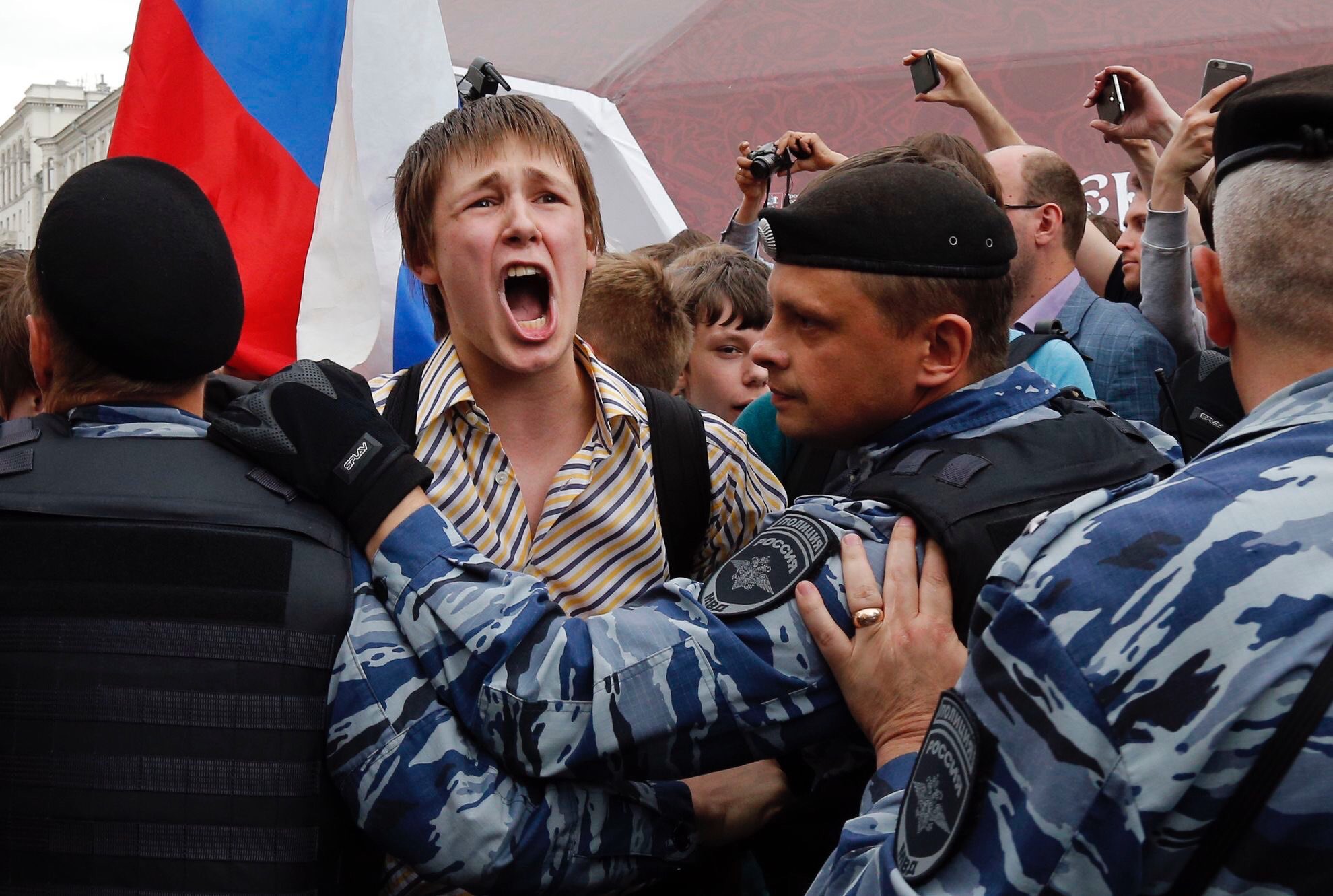 Россияне на митинге
