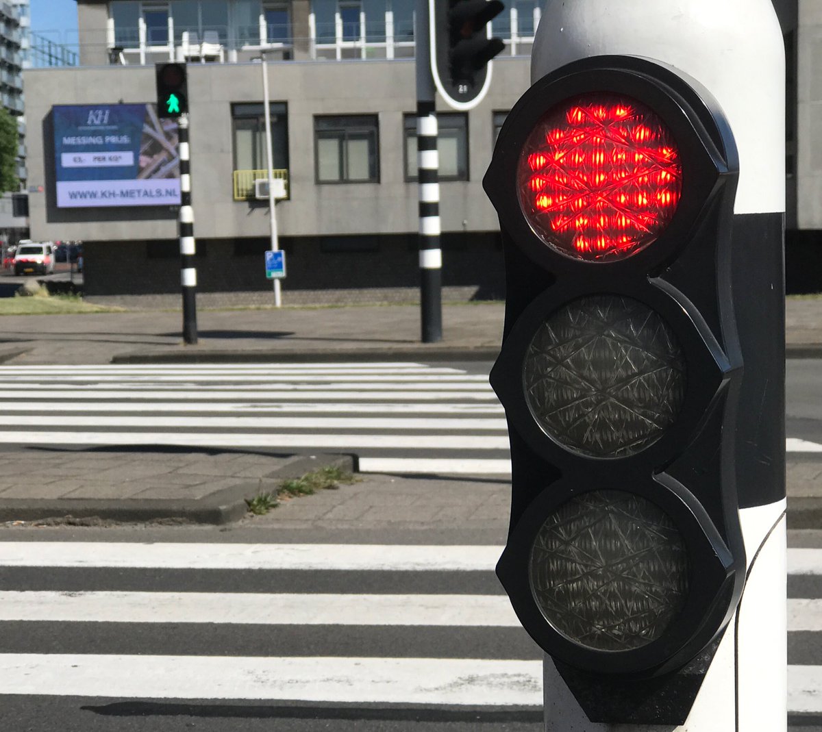 Heeft u onze reclameuitingen al gespot?Megaprijs voor oud Messing!

Maasboulevard naast het Havenziekenhuis en aan de A20!