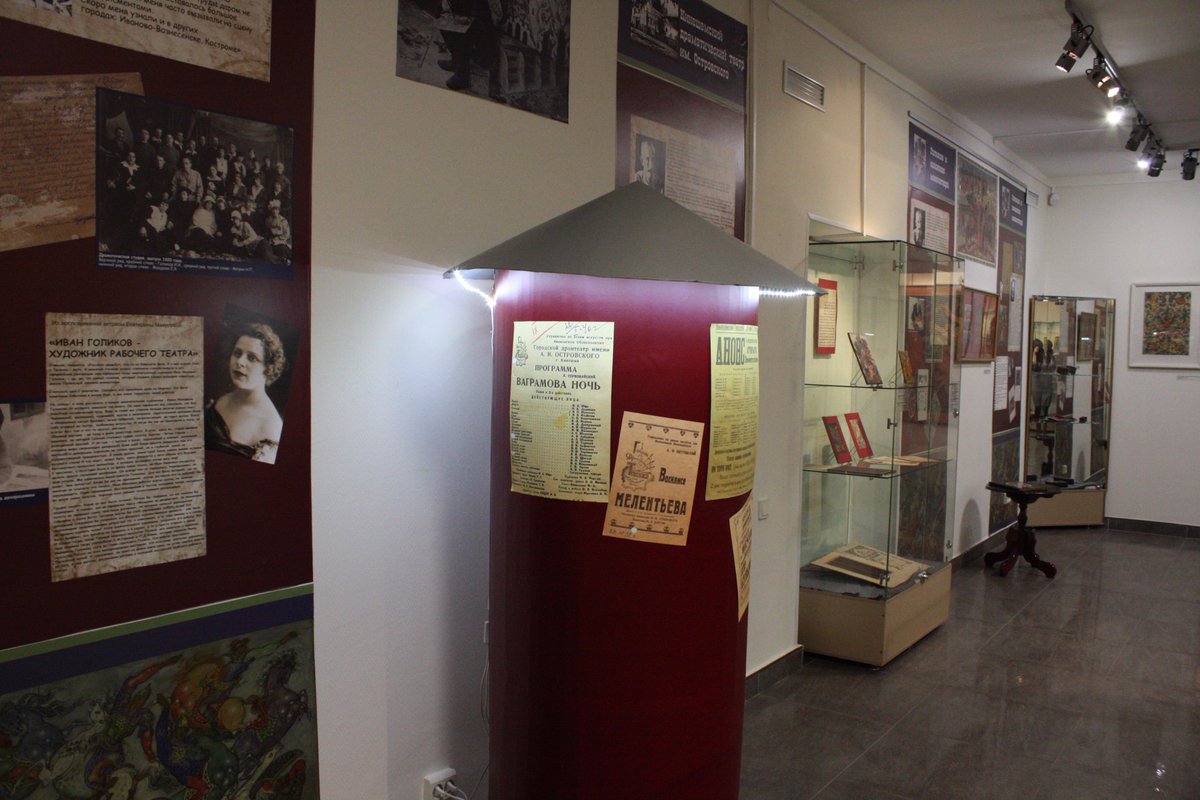 На этой неделе в ГМПИ заканчивает работу выставка "Сквозь бурю эпохи".