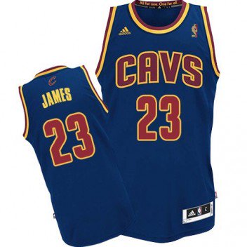 PIRATASBASKET's tweet photo. Han ganado los Warriors, pero ¿Eres de Curry o de LeBron? llévate la camiseta de tu idolo. Fácil, seguirnos + RT • el 30/06 fecha sorteo https://t.co/0mrCGxjKdg