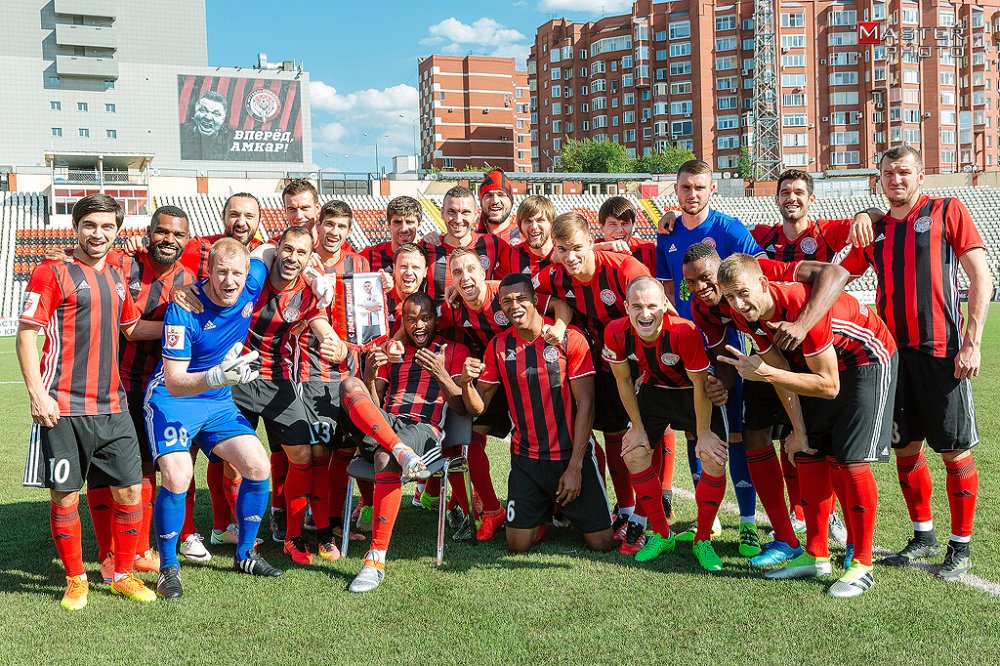 Команда амкар в перми. Футбольная команда амкал. Состав футбольного клуба амкар пермь. Амкар пермь состав. Амкар пермь состав.