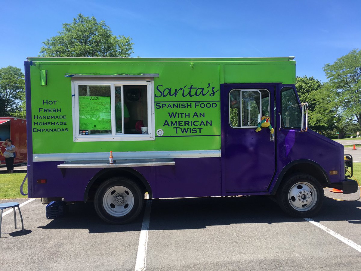 uticaadmissions's tweet photo. Food trucks on campus from 11-2 today! https://t.co/bT11ljXIXs