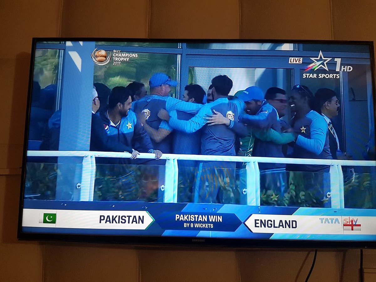 Iamrabiabutt's tweet photo. Junoon se, aur ishq se.. Milti hai Azaadi!!
#CT27 #PakvsEng #icc #ChampionsTrophy2017 https://t.co/xDNm8yj0qT