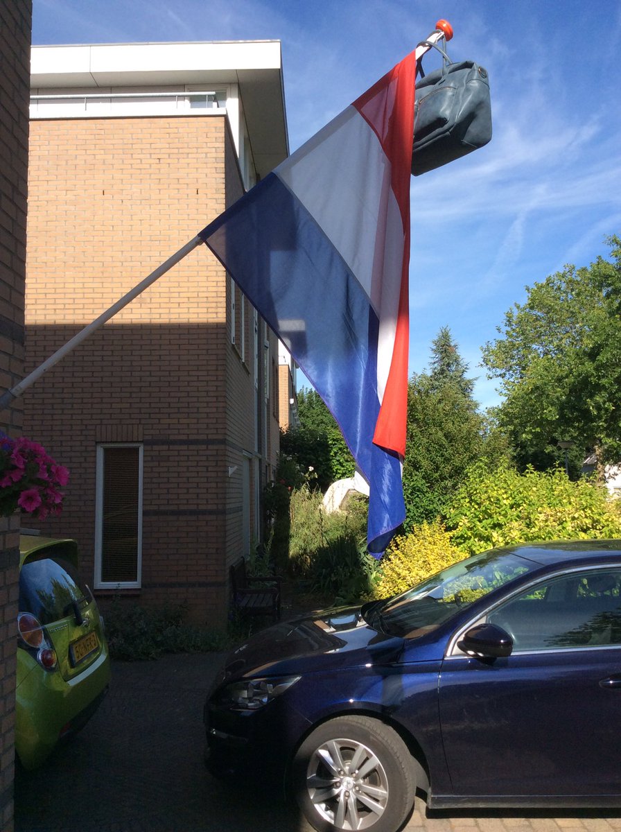 Fantastische dag.  Onze oudste dochter is geslaagd.
We zijn super trots op je Anne. Op naar de volgende uitdaging!