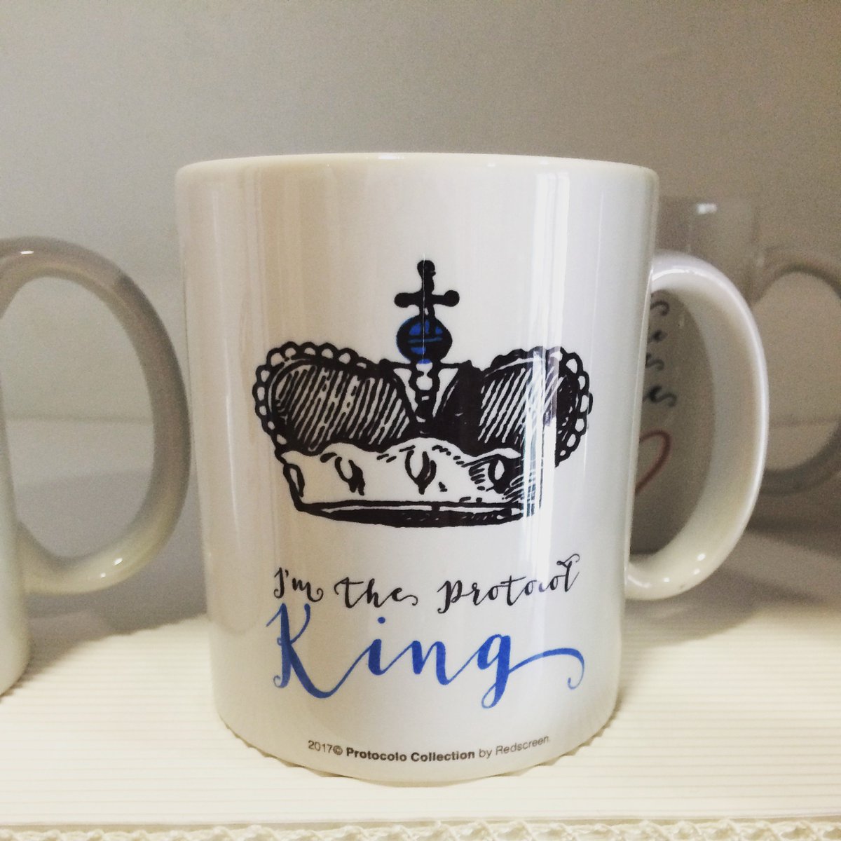 Nuestra reina del #protocolo ya tiene #rey amigos #protocolistas ya tenéis lista vuestra #taza en <a href="/redscreen6/">redscreen</a> #design #decoracion #lavapies