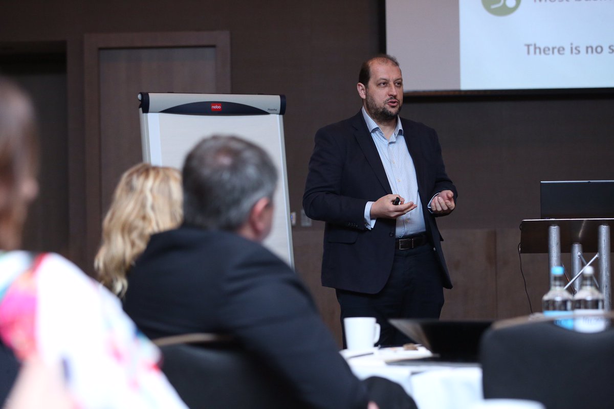 EDMGroupGlobal's tweet photo. Spencer Wyer's #EDTexchange briefing was on how #AI significantly helps with the challenges created by going digital #Paperfreedm https://t.co/T6G4M9n9f7