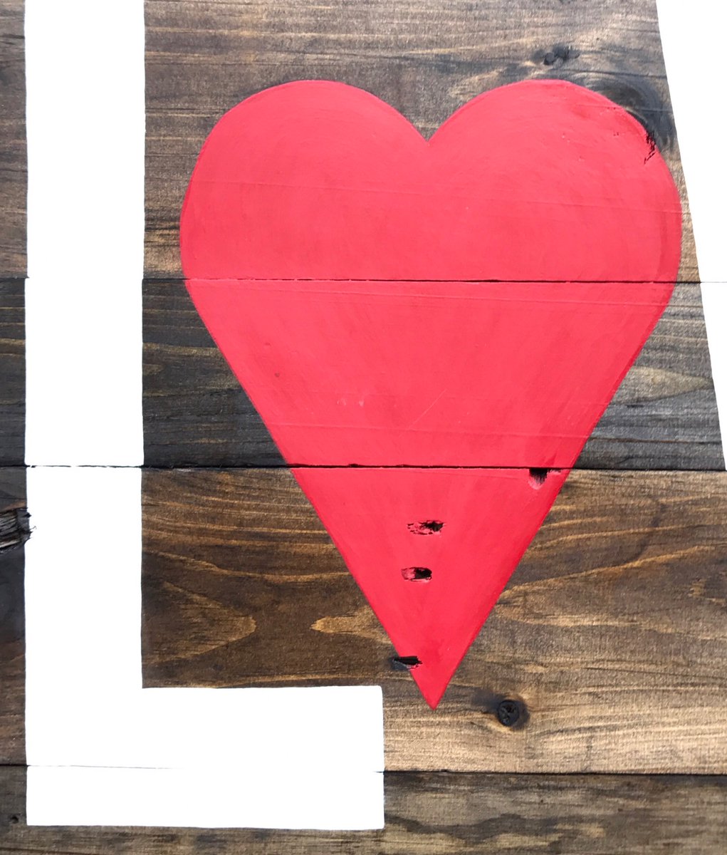 RillRustic's tweet image. Another L♡VE PALLET SIGN getting shipped out today!   ~Love pallet sign
.
.
#lovesign #palletsign #palletdecor #rustic