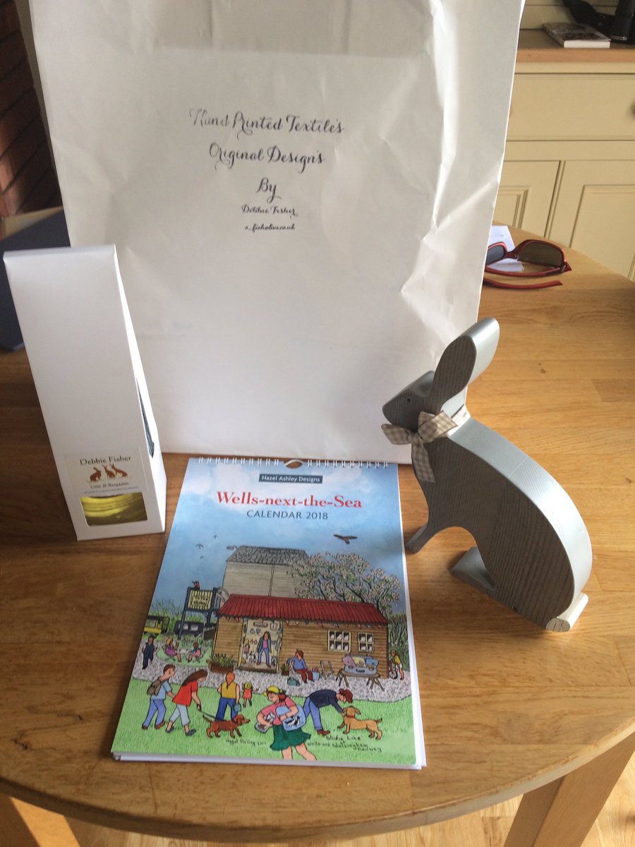 Lovely chatting to <a href="/DesignsLine/">Studio-Line Designs</a>  today great purchases @FlintCottage14 <a href="/boudiccadesign/">Boudicca Design</a> be sure to pop in if you visit @WWLRNorfolk #fab