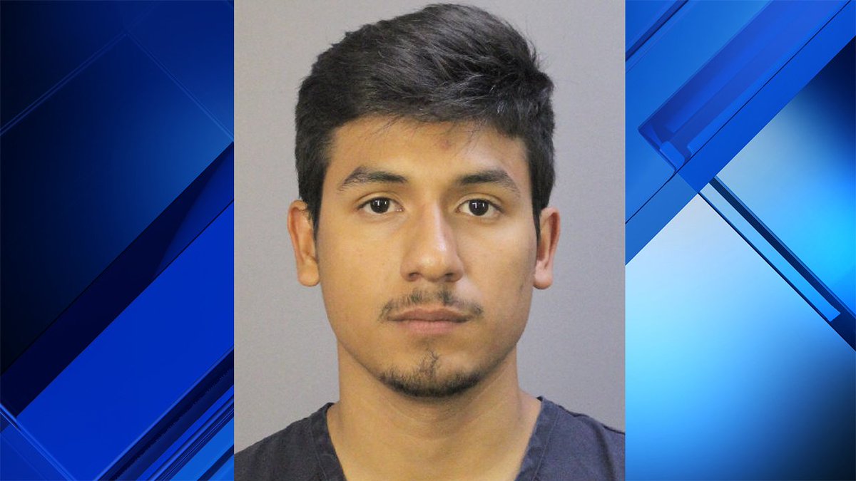 Karate instructor accused of kissing 12-year-old girl on lips bit.ly/2tmpj2k https://t.co/5mrpPrMXNH