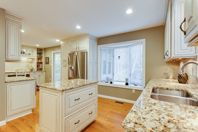 LindaDavisNY24's tweet photo. Best Kitchen Designs with Award Winning Designer
#BestKitchenDesign #KitchenDesign #KitchenRemodelDesigner
https://t.co/iZYng99M4e https://t.co/FYT8Gk7V8X