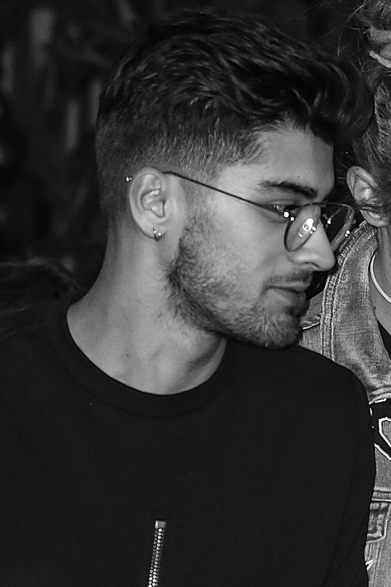 zayn with glasses is a blessing