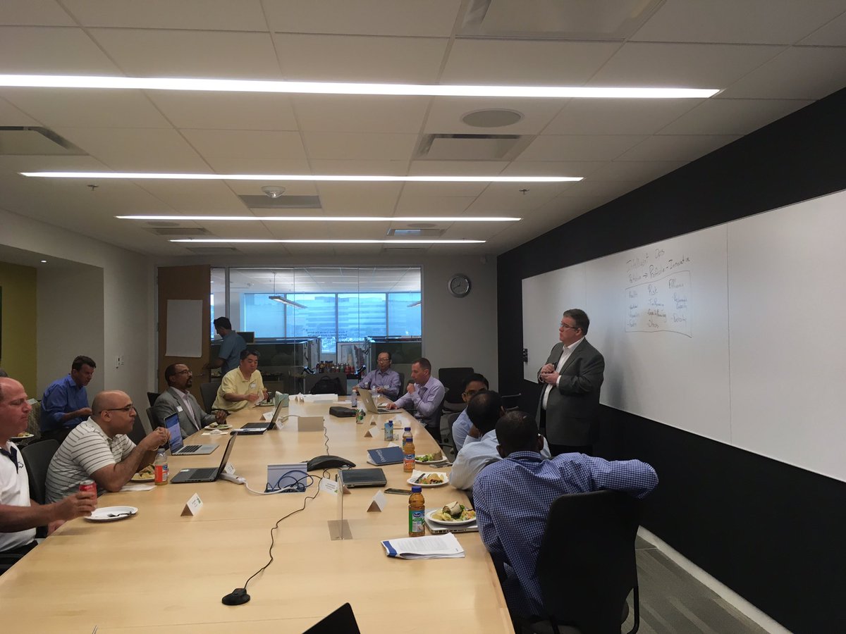 SeanRCook's tweet photo. Some @vRealizeOps knowledge being shared with our @VMwareTAM customers by @jimsilvera   #TAMCustomerRoundTable https://t.co/M8WUyAR0M4