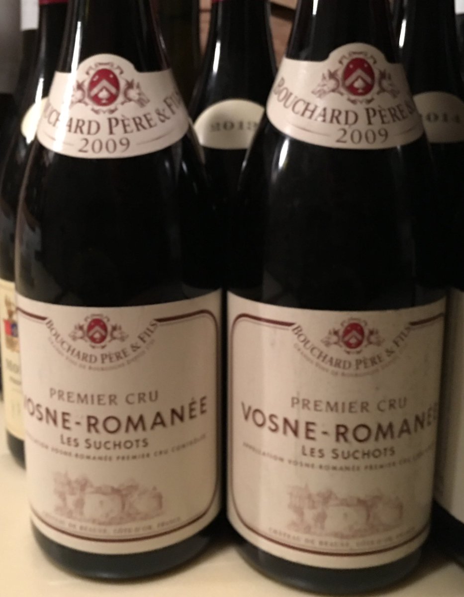 villain_fred's tweet photo. @BouchardPere: sachant que je ne les boirais pas en même temps et tout seul quand ouvrir mon 1er magnum de #2009 #VosneRomanée #Suchots? https://t.co/yNiyNZ4Hvj
