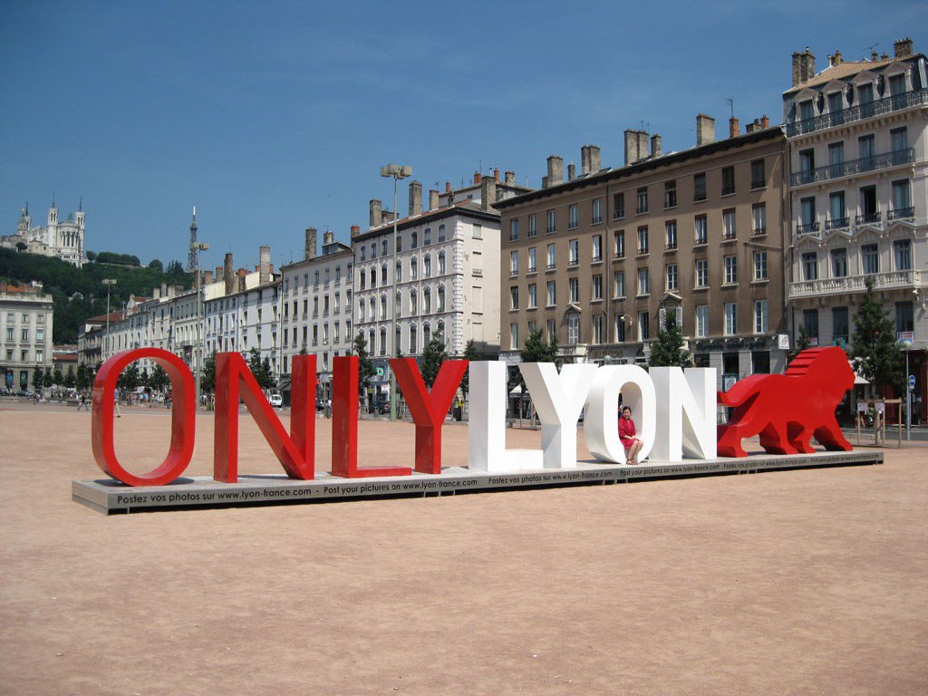 #transitionenergetique  #Lyon lance le #LivingLab #Confluence projet de quartier ecodurable vitrine de #FrenchTech capital.fr/economie-polit…