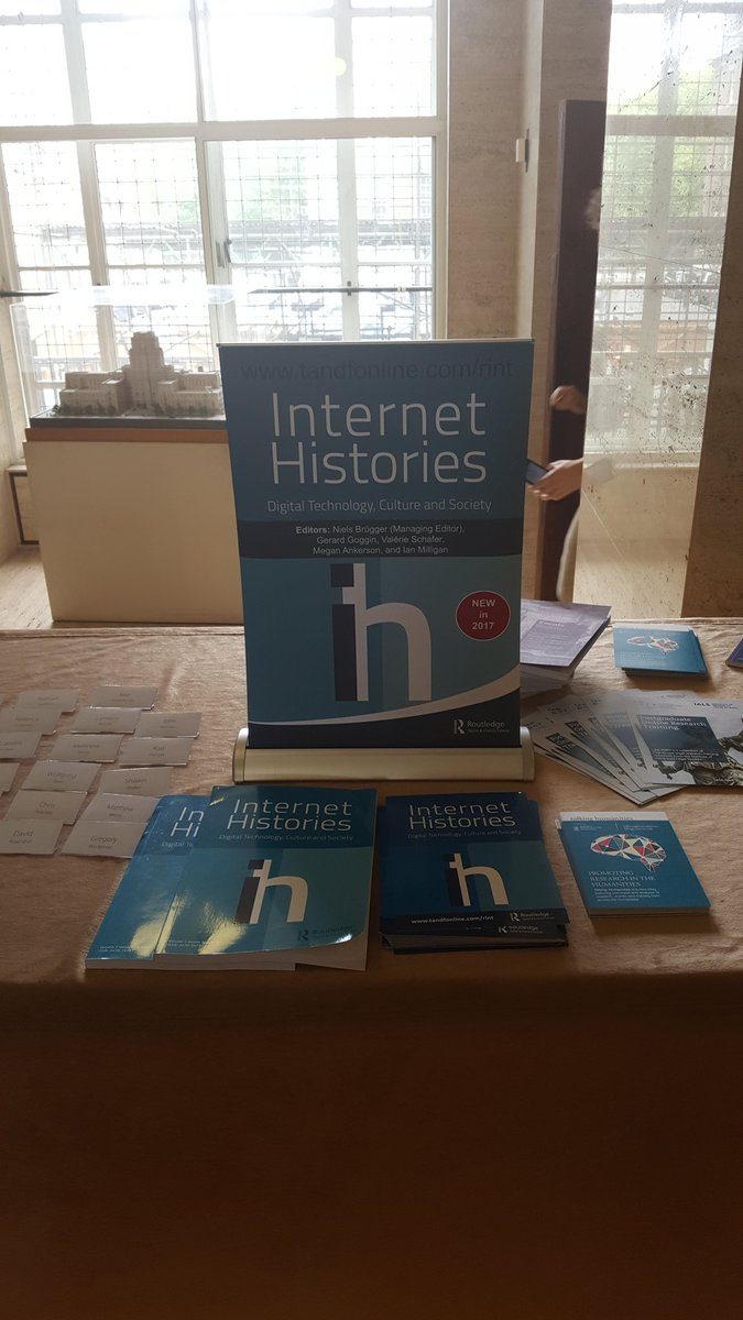sjwade6's tweet image. Reception to celebrate the first issue of Internet Histories during #WAweek2017 ! bit.ly/2snPlF8 @InternetHistor @Routledge_Comms