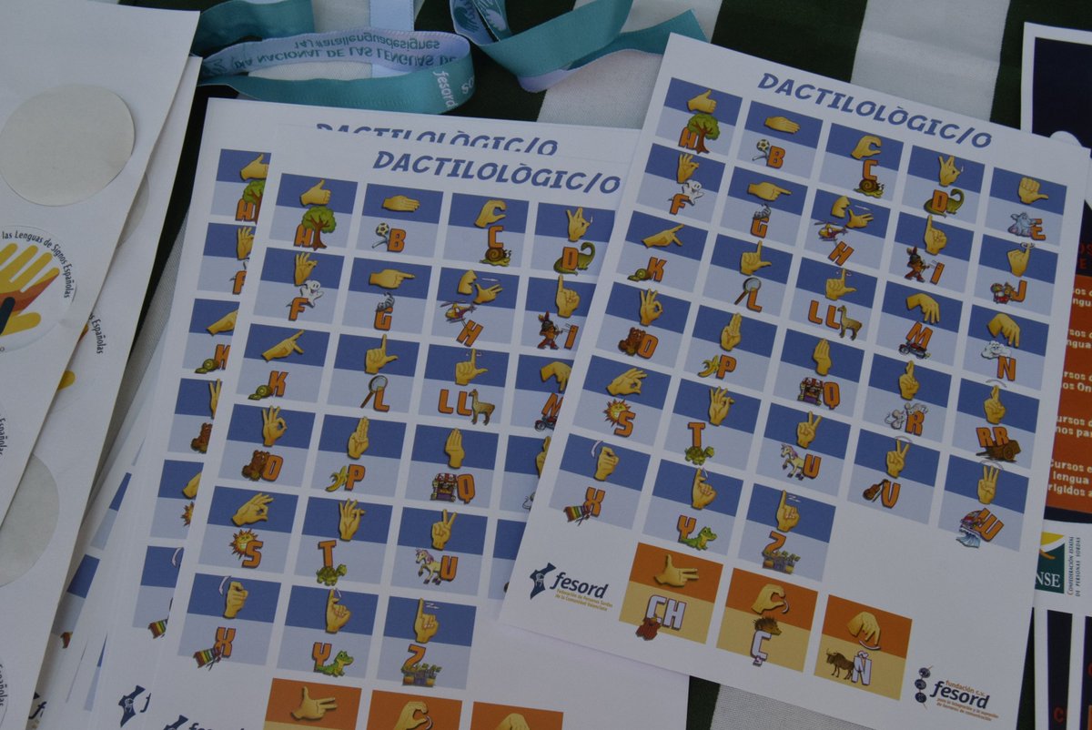 Ayto_Burjassot's tweet photo. Y también, esta mañana, hemos acompañado a los usuarios y usuarias de #apesol #Burjassot en el Día Nacional de las Lenguas de Signos. https://t.co/8SJtPlZYn1